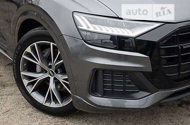 Внедорожник / Кроссовер Audi Q8 2021 в 