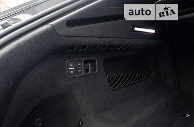 Внедорожник / Кроссовер Audi Q8 2021 в 