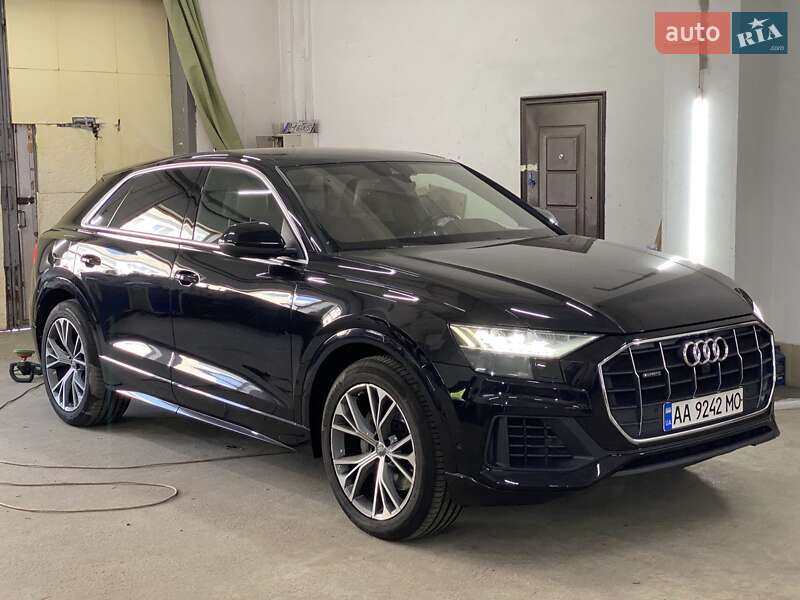 Внедорожник / Кроссовер Audi Q8 2019 в Киеве