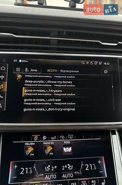 Внедорожник / Кроссовер Audi Q8 2019 в 