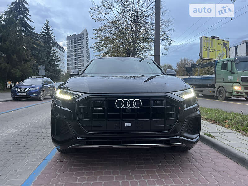 Позашляховик / Кросовер Audi Q8 2019 в Львові