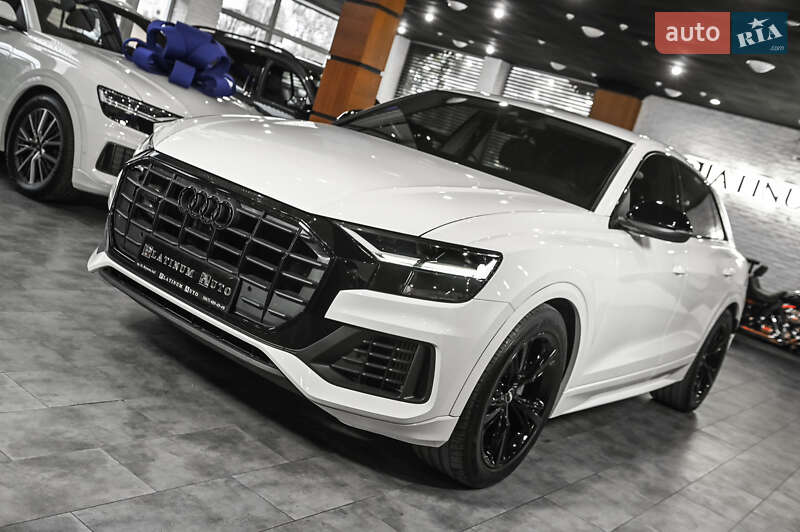 Внедорожник / Кроссовер Audi Q8 2018 в Ужгороде