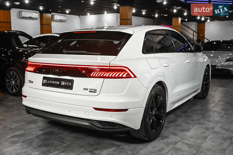 Внедорожник / Кроссовер Audi Q8 2018 в Ужгороде