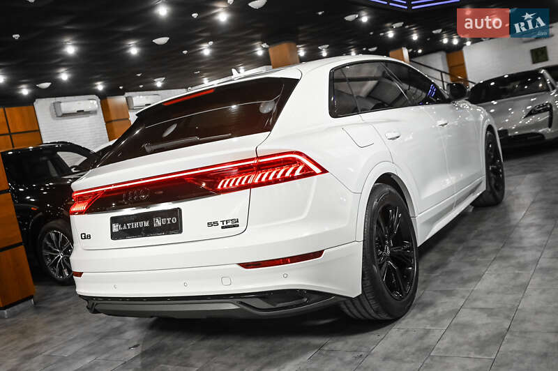 Внедорожник / Кроссовер Audi Q8 2018 в Ужгороде