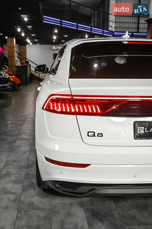 Внедорожник / Кроссовер Audi Q8 2018 в Ужгороде