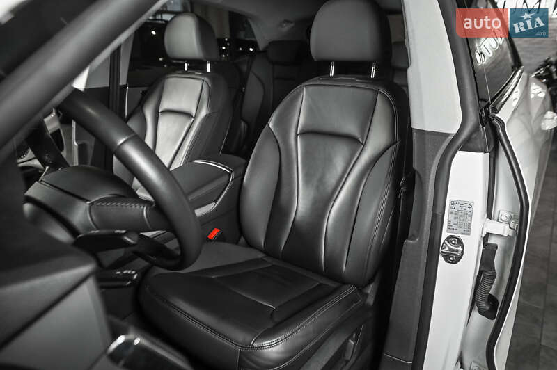 Внедорожник / Кроссовер Audi Q8 2018 в Ужгороде