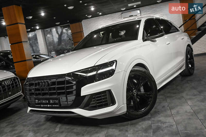 Внедорожник / Кроссовер Audi Q8 2018 в Ужгороде