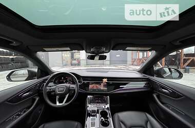 Позашляховик / Кросовер Audi Q8 2021 в 