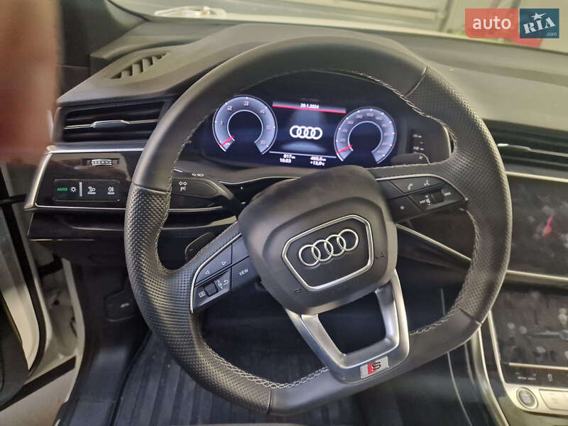Внедорожник / Кроссовер Audi Q8 2020 в Одессе