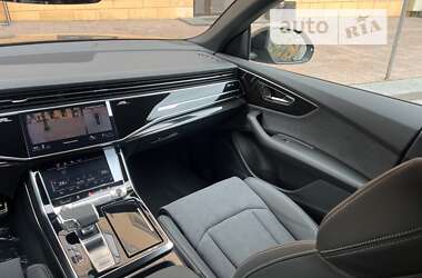 Внедорожник / Кроссовер Audi Q8 2024 в 
