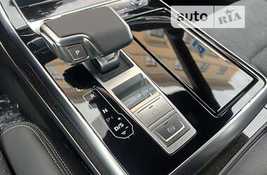 Внедорожник / Кроссовер Audi Q8 2024 в 