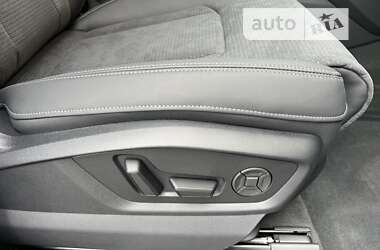 Внедорожник / Кроссовер Audi Q8 2024 в 