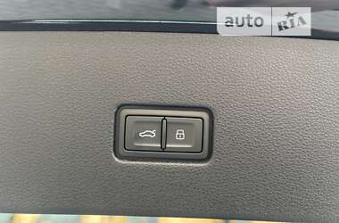 Внедорожник / Кроссовер Audi Q8 2024 в 
