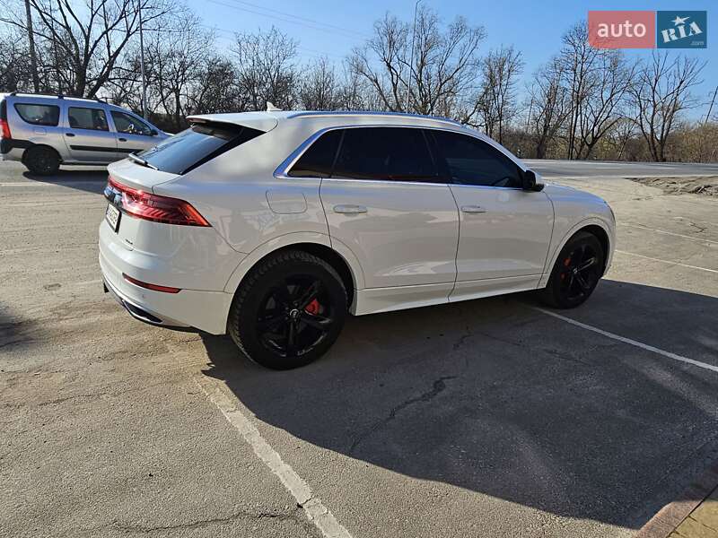 Внедорожник / Кроссовер Audi Q8 2018 в Тернополе