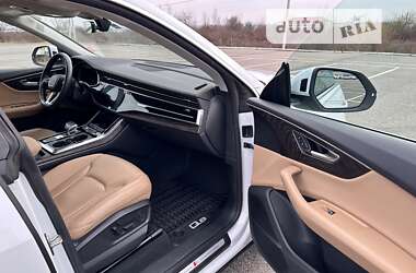 Позашляховик / Кросовер Audi Q8 2021 в Чернівцях