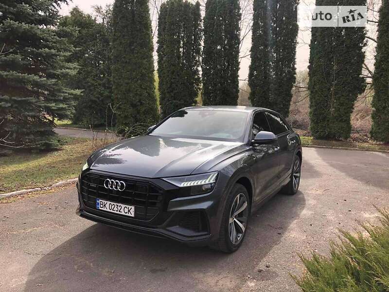 Внедорожник / Кроссовер Audi Q8 2019 в Ровно