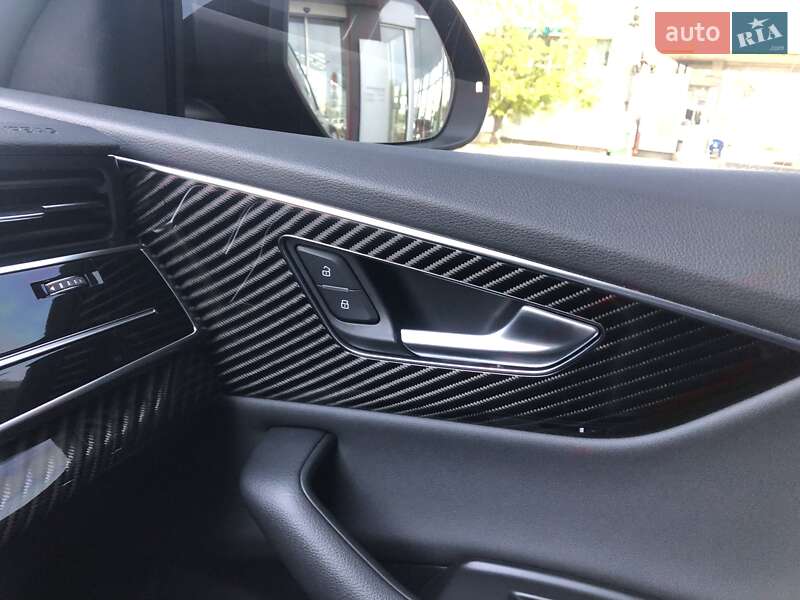 Внедорожник / Кроссовер Audi Q8 2018 в Днепре