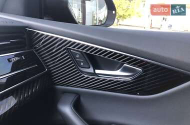 Внедорожник / Кроссовер Audi Q8 2018 в 