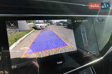 Внедорожник / Кроссовер Audi Q8 2018 в 