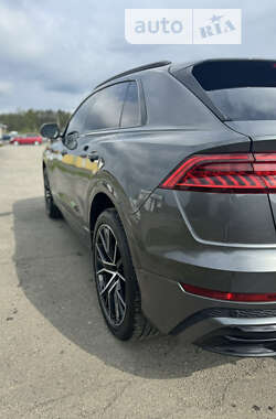 Позашляховик / Кросовер Audi Q8 2020 в 