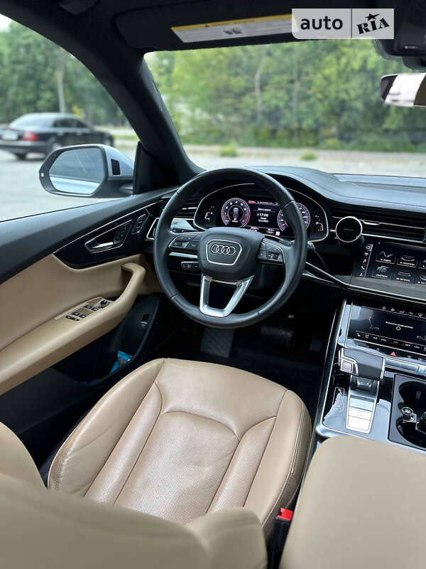 Внедорожник / Кроссовер Audi Q8 2020 в Днепре