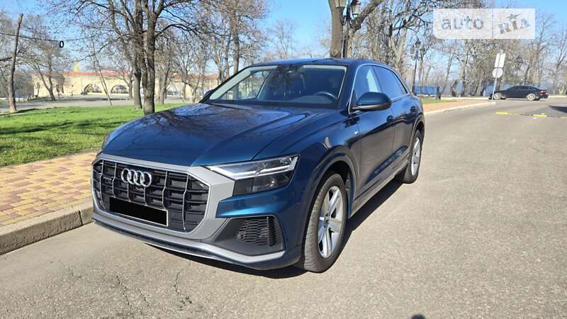 Внедорожник / Кроссовер Audi Q8 2018 в Киеве