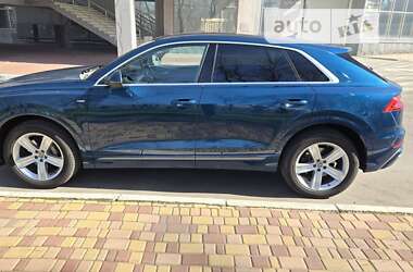 Позашляховик / Кросовер Audi Q8 2018 в 