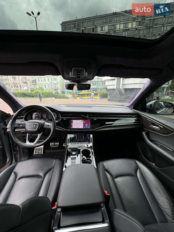 Внедорожник / Кроссовер Audi Q8 2019 в Киеве
