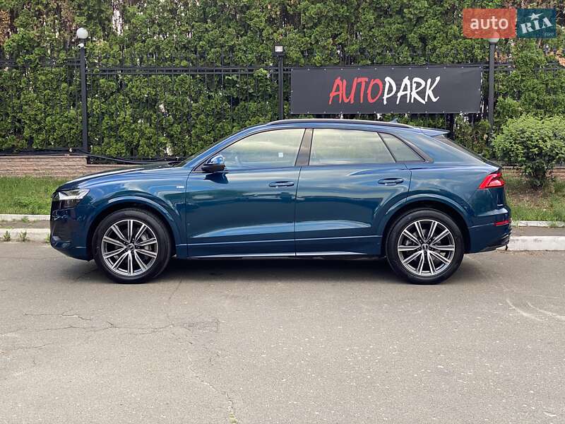 Позашляховик / Кросовер Audi Q8 2022 в Києві