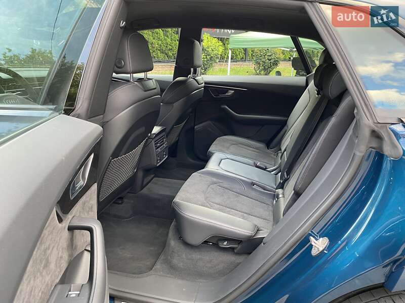 Позашляховик / Кросовер Audi Q8 2022 в Києві