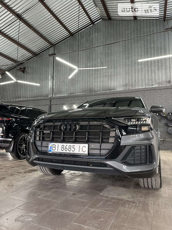 Внедорожник / Кроссовер Audi Q8 2022 в Полтаве