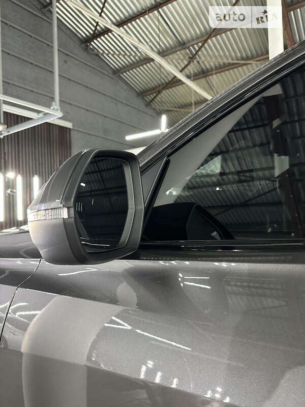 Внедорожник / Кроссовер Audi Q8 2022 в Полтаве