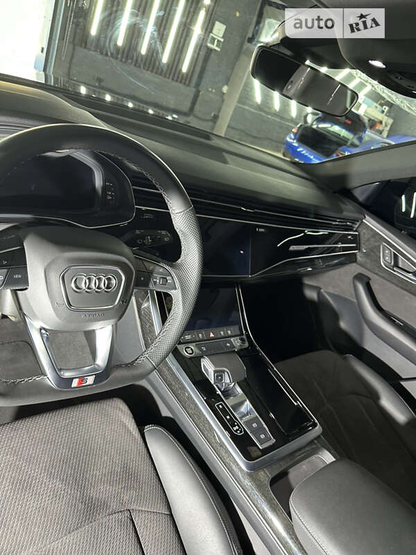Внедорожник / Кроссовер Audi Q8 2022 в Полтаве