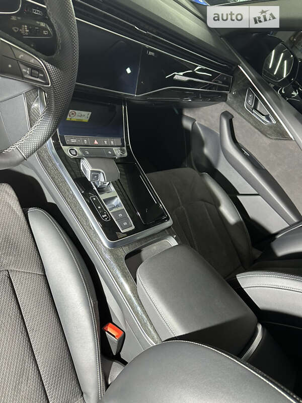 Внедорожник / Кроссовер Audi Q8 2022 в Полтаве
