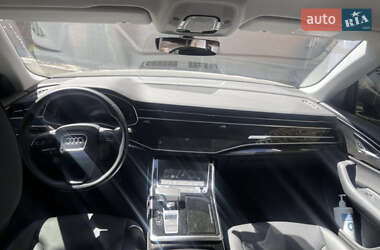 Позашляховик / Кросовер Audi Q8 2020 в 