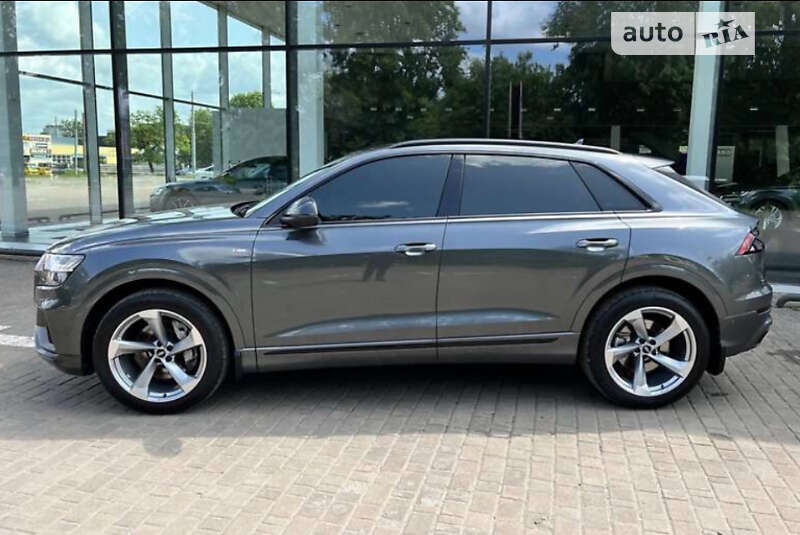 Внедорожник / Кроссовер Audi Q8 2018 в Тернополе