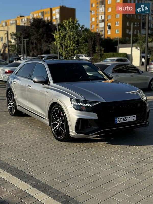 Внедорожник / Кроссовер Audi Q8 2021 в Ужгороде