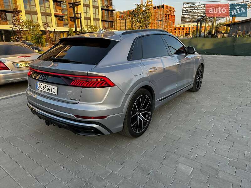 Внедорожник / Кроссовер Audi Q8 2021 в Ужгороде
