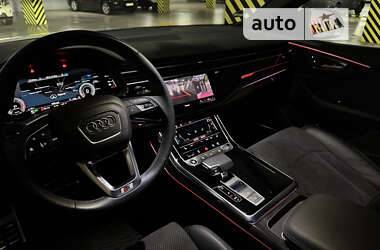 Внедорожник / Кроссовер Audi Q8 2021 в 