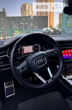 Внедорожник / Кроссовер Audi Q8 2018 в 
