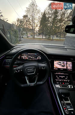 Внедорожник / Кроссовер Audi Q8 2018 в 
