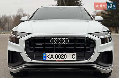 Внедорожник / Кроссовер Audi Q8 2021 в 