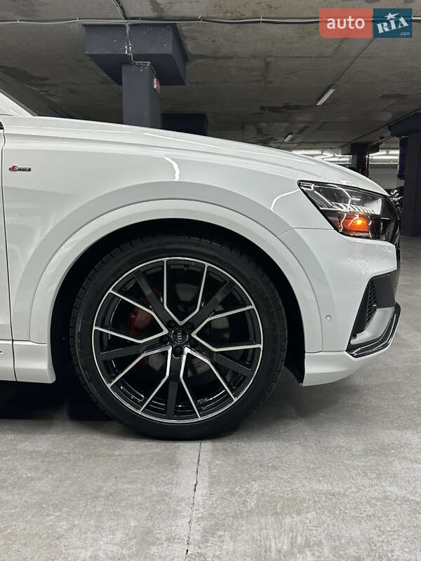 Позашляховик / Кросовер Audi Q8 2018 в Одесі