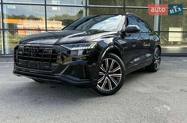 Внедорожник / Кроссовер Audi Q8 2019 в 