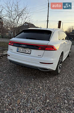 Внедорожник / Кроссовер Audi Q8 2018 в 