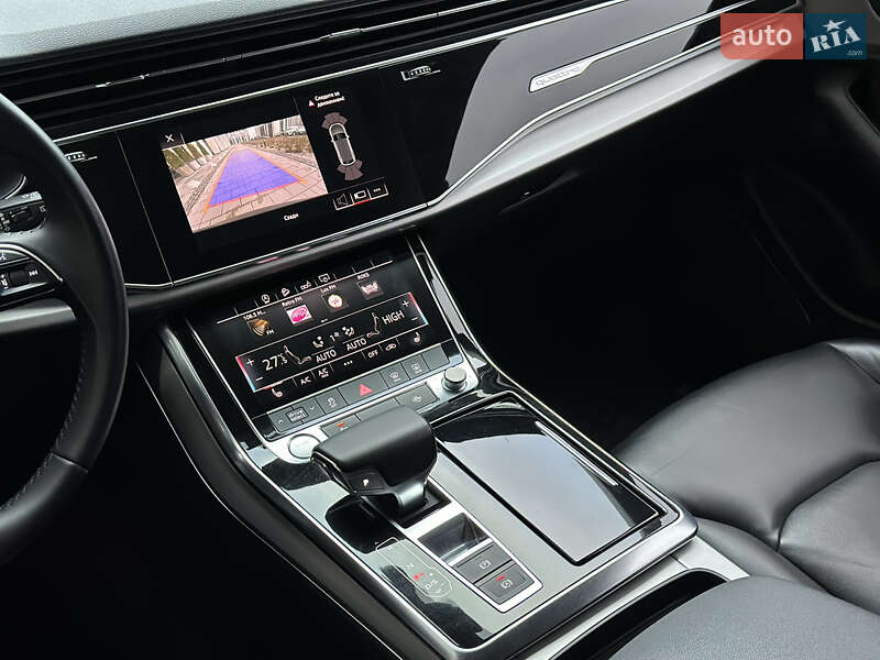 Внедорожник / Кроссовер Audi Q8 2019 в Киеве