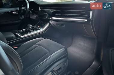 Внедорожник / Кроссовер Audi Q8 2020 в 