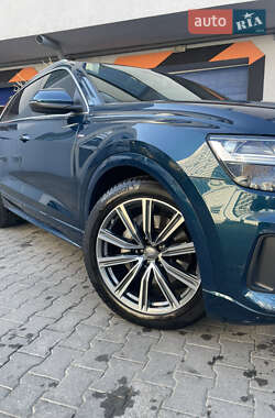 Позашляховик / Кросовер Audi Q8 2019 в 