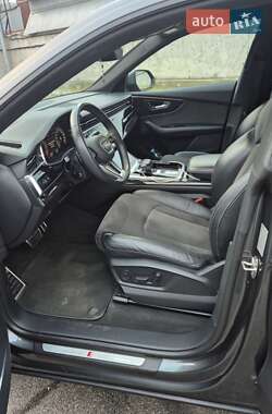 Внедорожник / Кроссовер Audi Q8 2018 в 