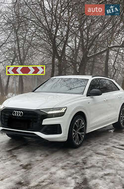 Внедорожник / Кроссовер Audi Q8 2019 в 